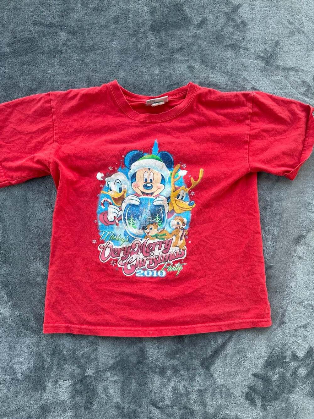 Walt Disney World 2010 Very Merry Christmas Party Youth Small Red T-Shirt